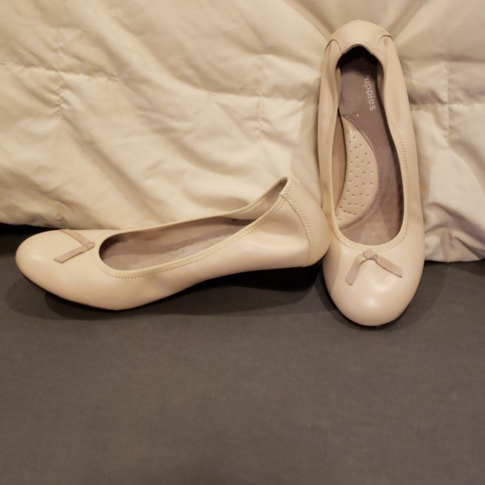 Hush Puppies Jackie Ballet Light Beige Slight Wedge Flats With Bow